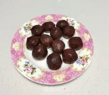Make Mid-Autumn Bean Mooncake step 7