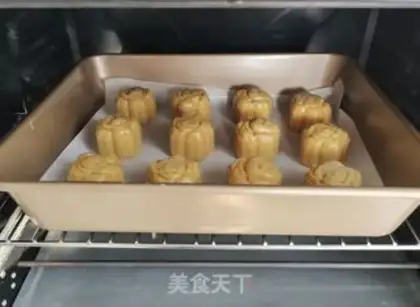 Make Mid-Autumn Bean Mooncake step 9