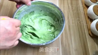 Make Tea rose rolls step 3
