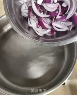 Make Onion fried eggs step 4