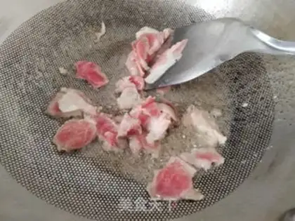 Make Old cucumber fried meat step 2
