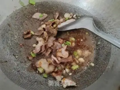 Make Old cucumber fried meat step 4
