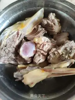 Make Smelt duck bone soup step 2
