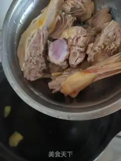Make Smelt duck bone soup step 3
