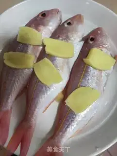 Make Garlic steamed red fish step 3