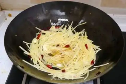 Make Spicy potatoes step 3