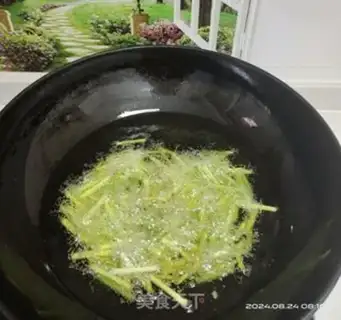 Make Fried potatoes and garlic step 5