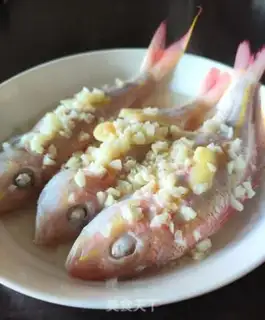 Make Garlic steamed red fish step 7