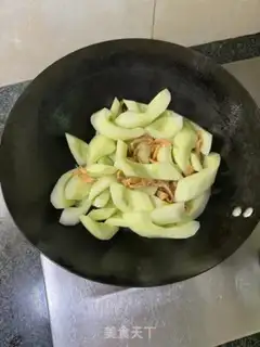 Make cucumber-dry squid soup step 4