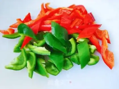 Make Eggs and red pepper step 2