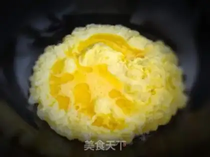 Make Eggs and red pepper step 3