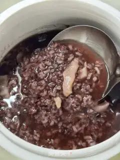 Make Black rice stewed fish glue step 5