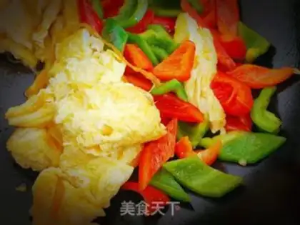 Make Eggs and red pepper step 5