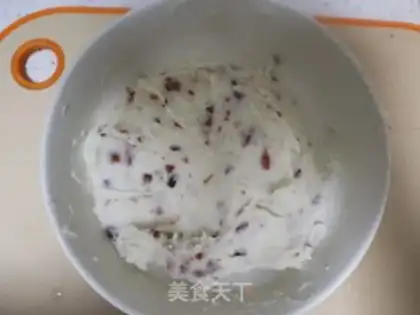Make The cranberry cake step 3