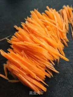 Make Onion carrots, fried tart fan step 1