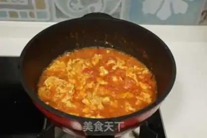 Make Tomato fried eggs step 5