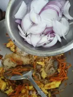 Make Onion carrots, fried tart fan step 7
