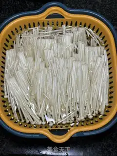 Make Garlic fans step 1