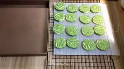 Make Tea marble cookies step 25
