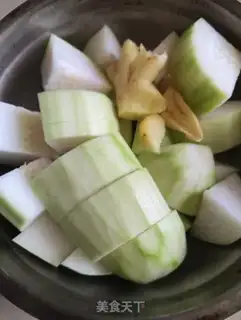 Make Chicken bone soup for Chestnut step 1