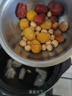 Make Chicken bone soup for Chestnut step 4