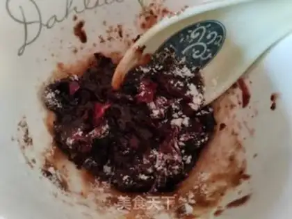 Make Rose sauce, red sugar waffles step 1