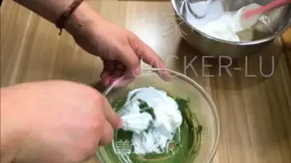 Make Tea and cream muffins step 4