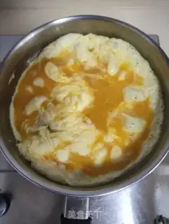 Make Onion fried eggs step 2