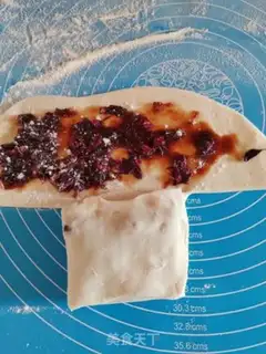 Make Rose sauce, red sugar waffles step 6