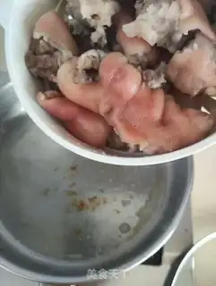 Make Carrot pig hand step 2
