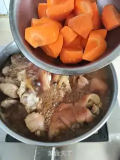 Make Carrot pig hand step 5
