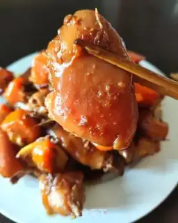 Make Carrot pig hand step 6