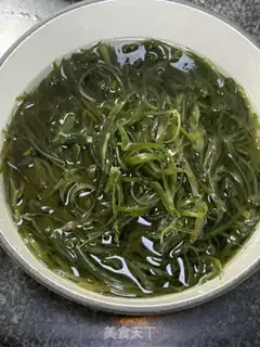 Make The cold sea and shrimp step 0