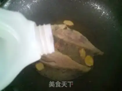 Make The yellow fish make the leaves step 4