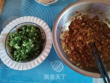 Make Pork dumplings step 2