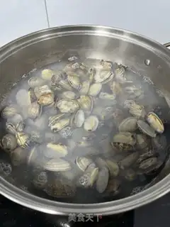 Make Flower clams and eggs step 1