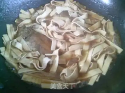 Make The yellow fish make the leaves step 10