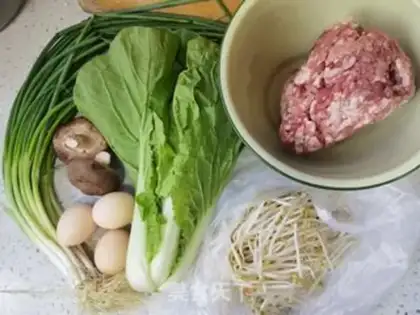 Make A boiled meatball step 0