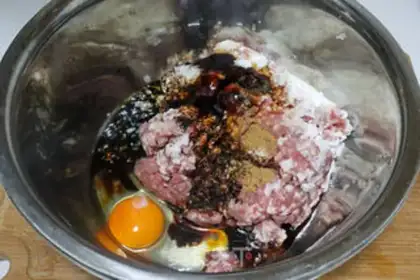 Make Homemade porkballs step 1