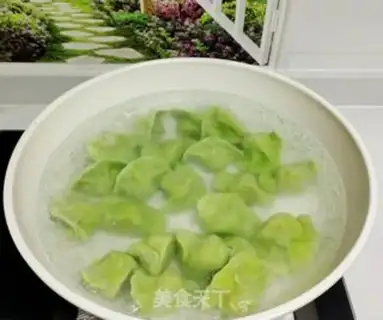 Make Spinach dumplings step 3