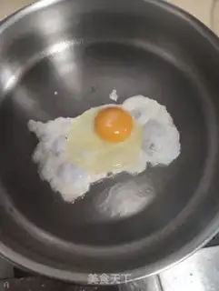 Make Oscillated egg noodles step 2
