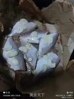 Make Garlic skinned fish step 0