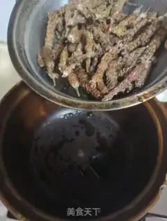 Make Scrambled eggs step 2