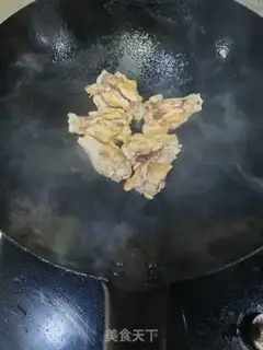 Make Red-burned chicken legs step 1