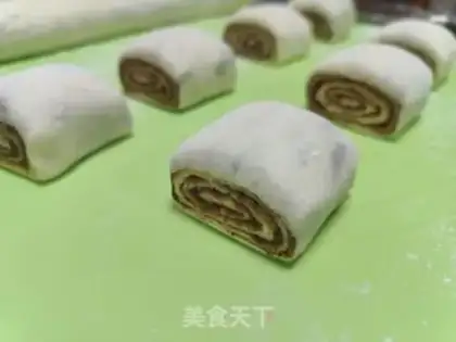 Make Doudou rolls step 8