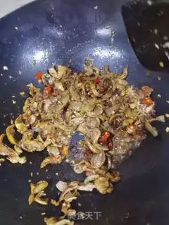 Make Spicy chickens, soybeans step 5