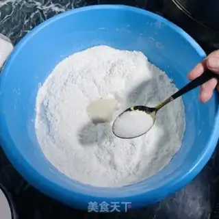 Make Spray rolls step 1