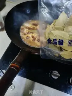 Make Red-burned chicken legs step 7