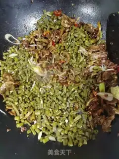 Make Spicy chickens, soybeans step 7