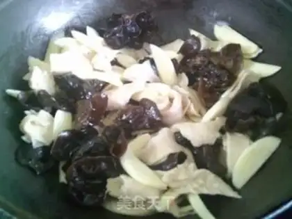 Make Black-mucked noodles step 4